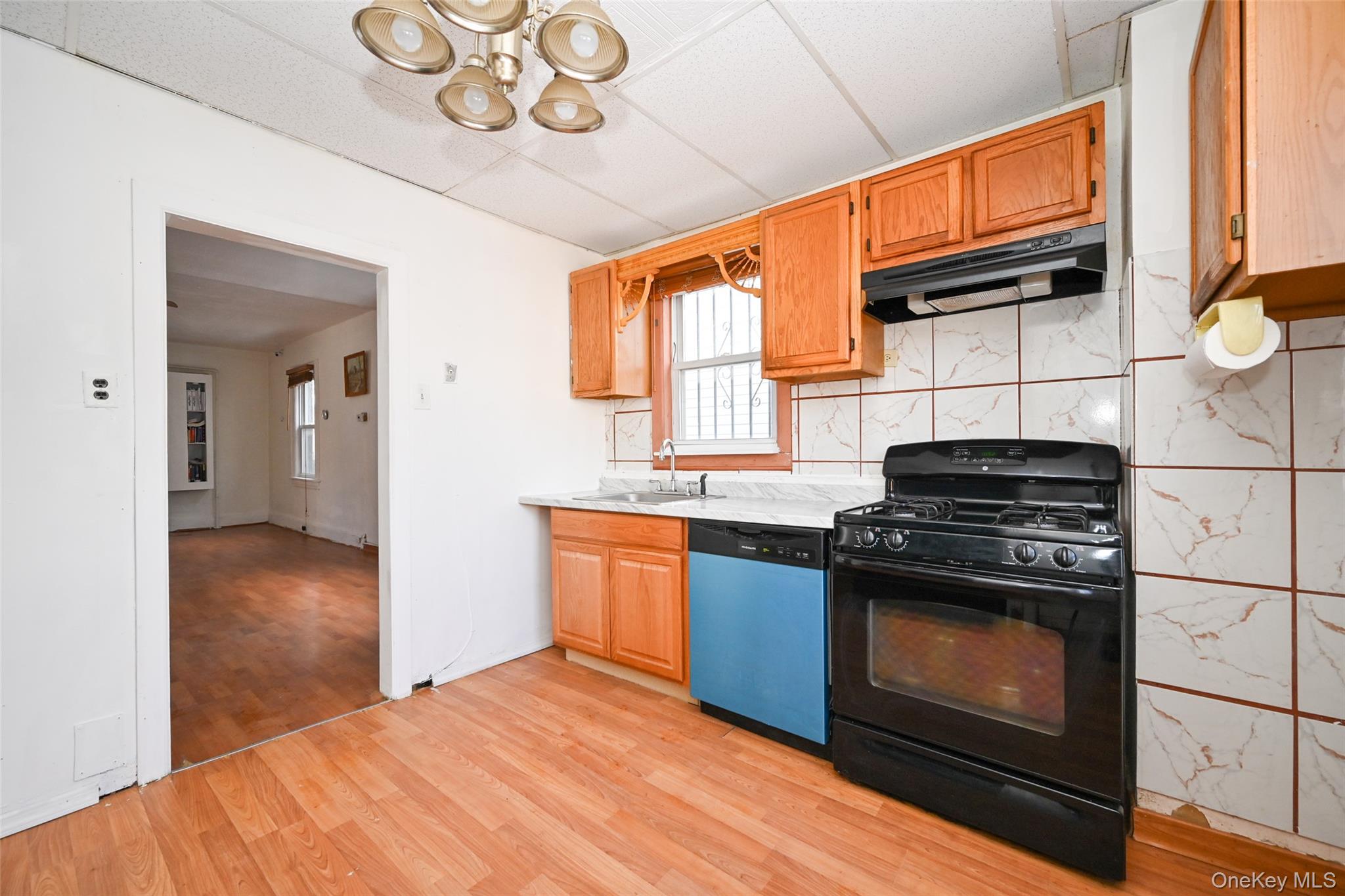 #8 photo, 107-24 165th Street, Jamaica , NY 11433