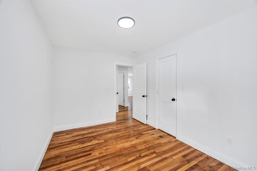 #12 photo, 33 Silverpine Drive, מחוז סאפוק Amityville , NY 11701