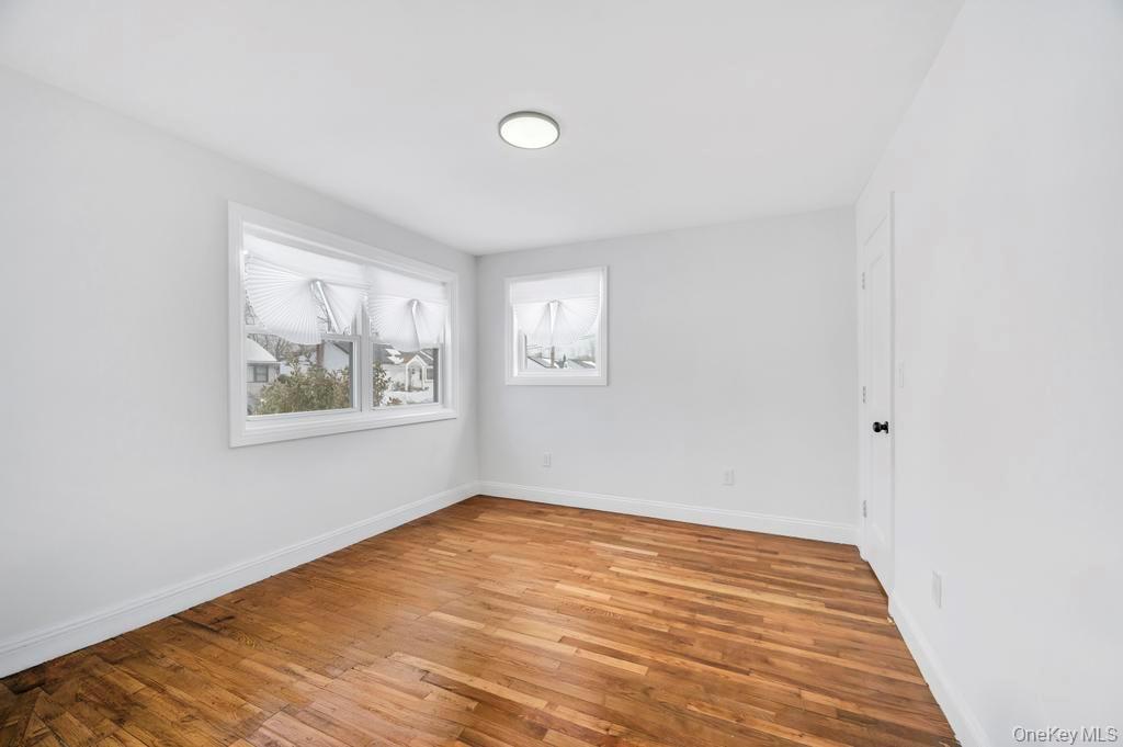 #13 photo, 33 Silverpine Drive, מחוז סאפוק Amityville , NY 11701