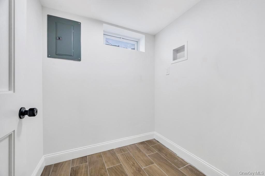 #19 photo, 33 Silverpine Drive, מחוז סאפוק Amityville , NY 11701