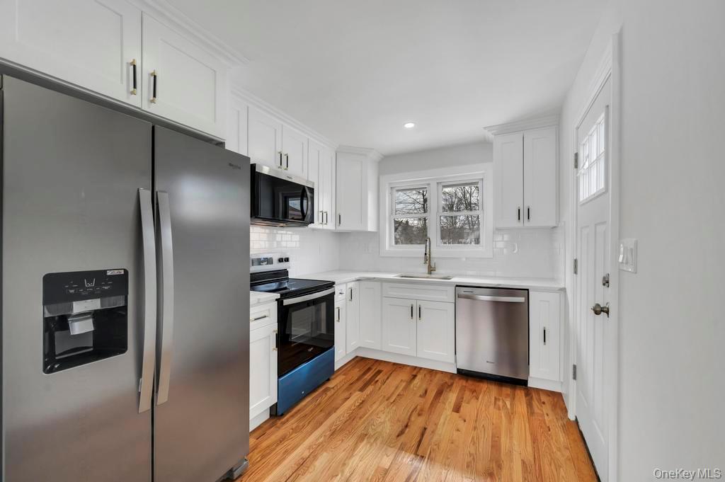 #5 photo, 33 Silverpine Drive, מחוז סאפוק Amityville , NY 11701