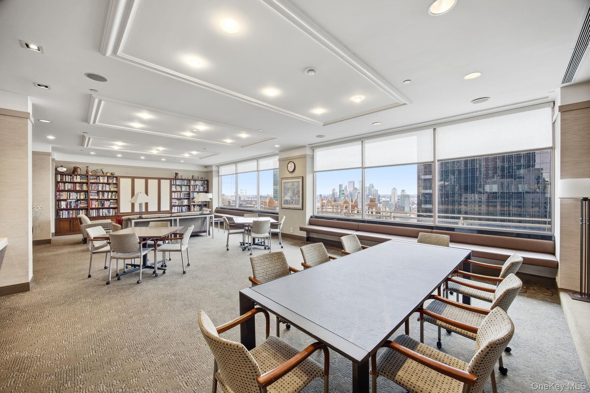 #18 photo, 300 E 40th Street, ম্যানহাটন New York (Manhattan) , NY 10016