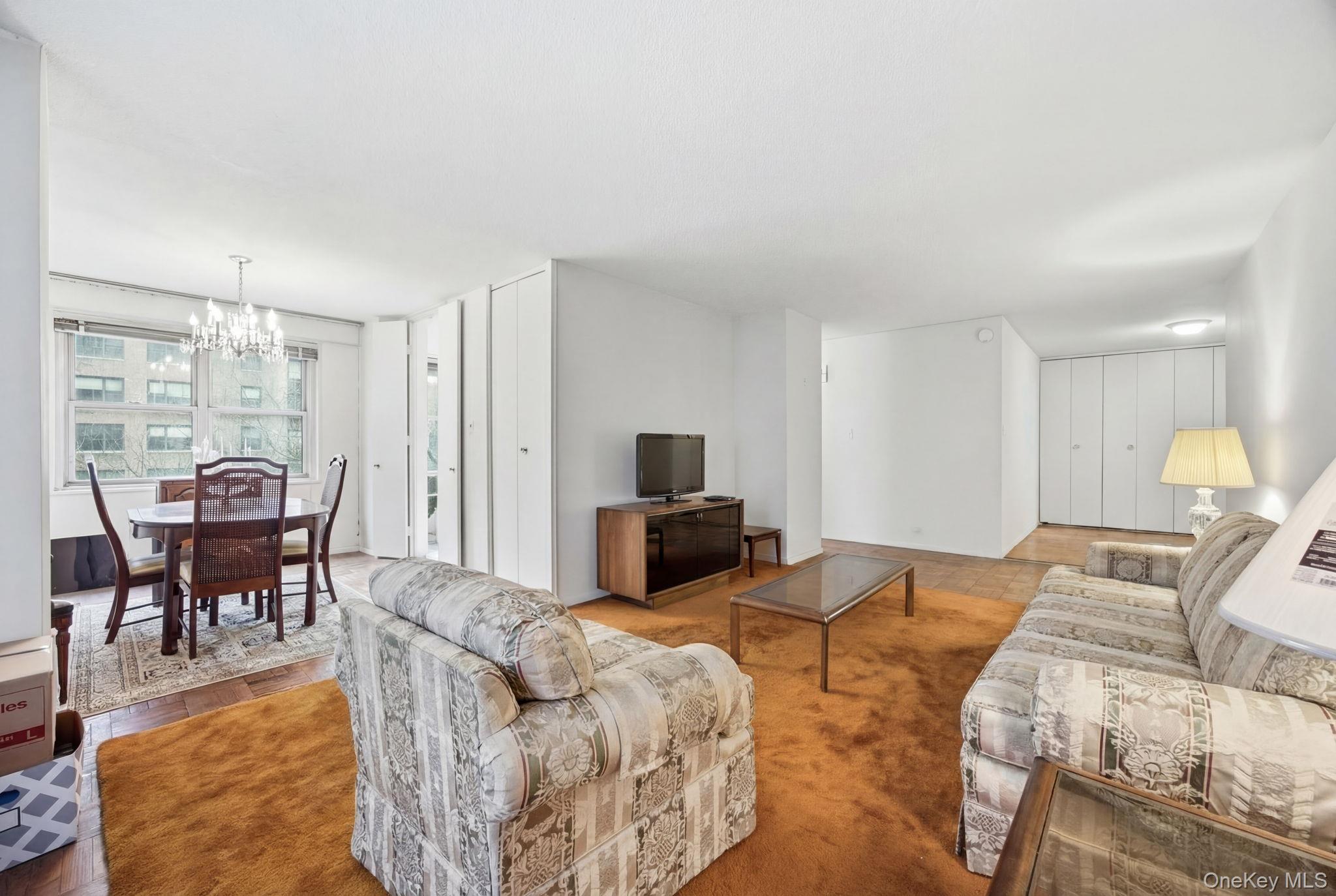 #2 photo, 300 E 40th Street, ম্যানহাটন New York (Manhattan) , NY 10016