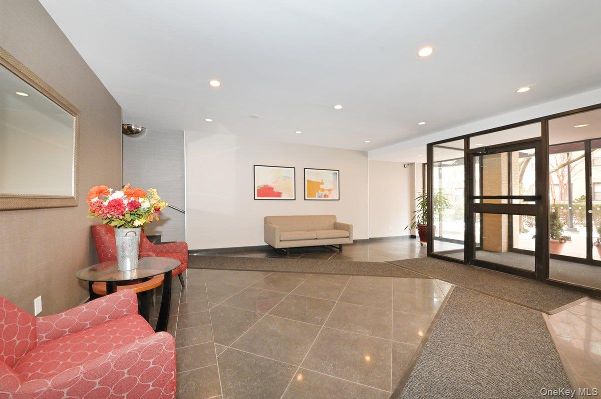 #15 photo, 5 Birchwood Court, Mineola , NY 11501