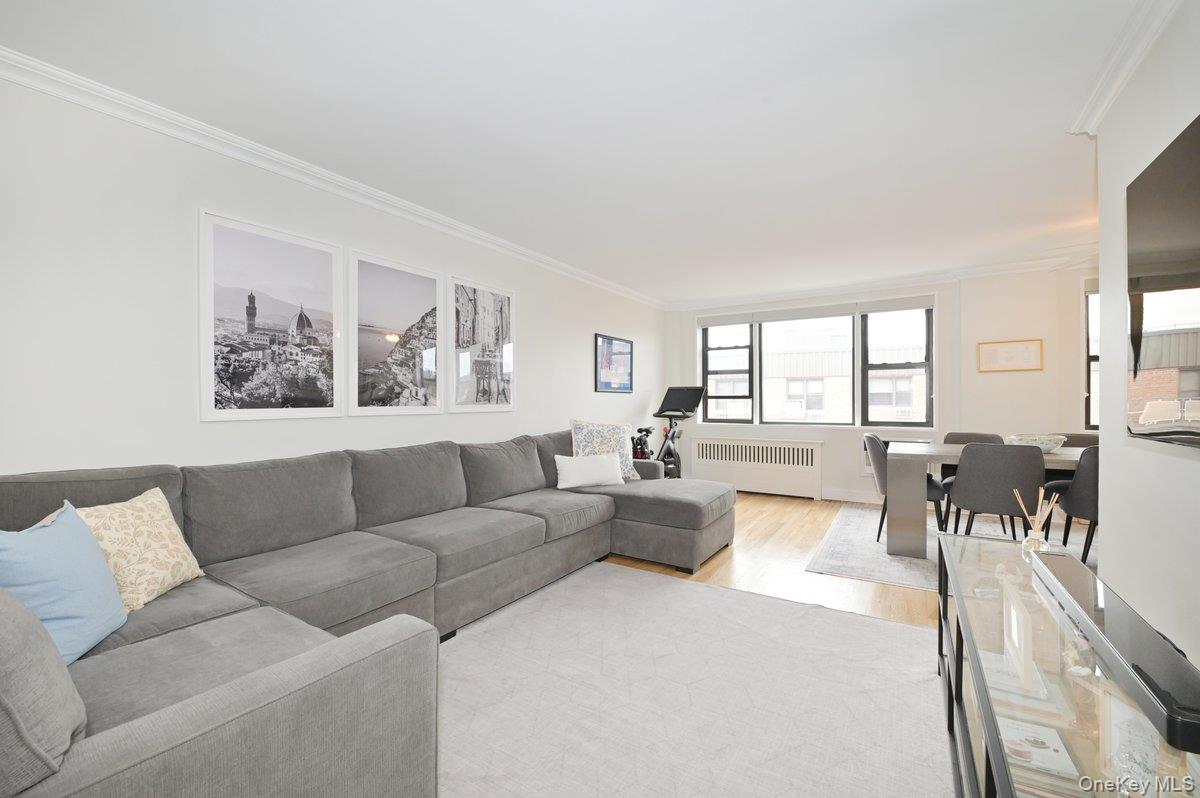 #2 photo, 5 Birchwood Court, Mineola , NY 11501