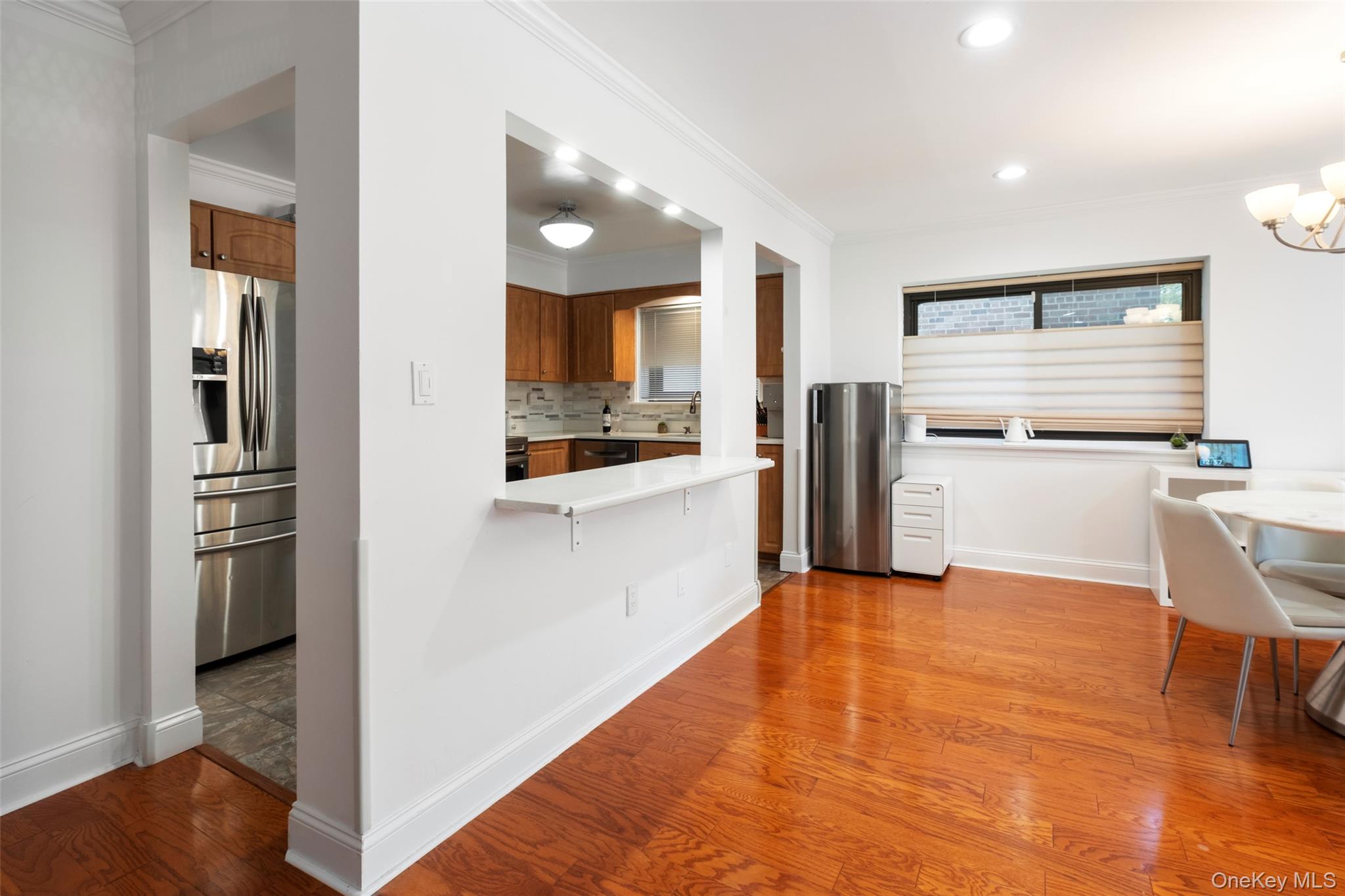 #16 photo, 21 Canterbury Road, Great Neck , NY 11021