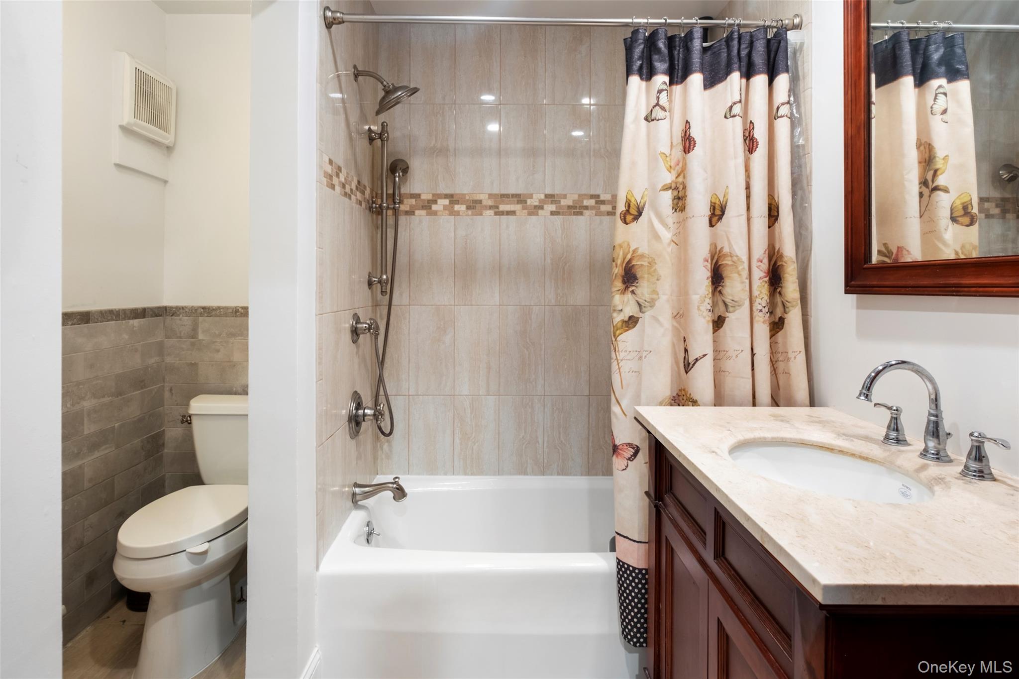 #20 photo, 21 Canterbury Road, Great Neck , NY 11021