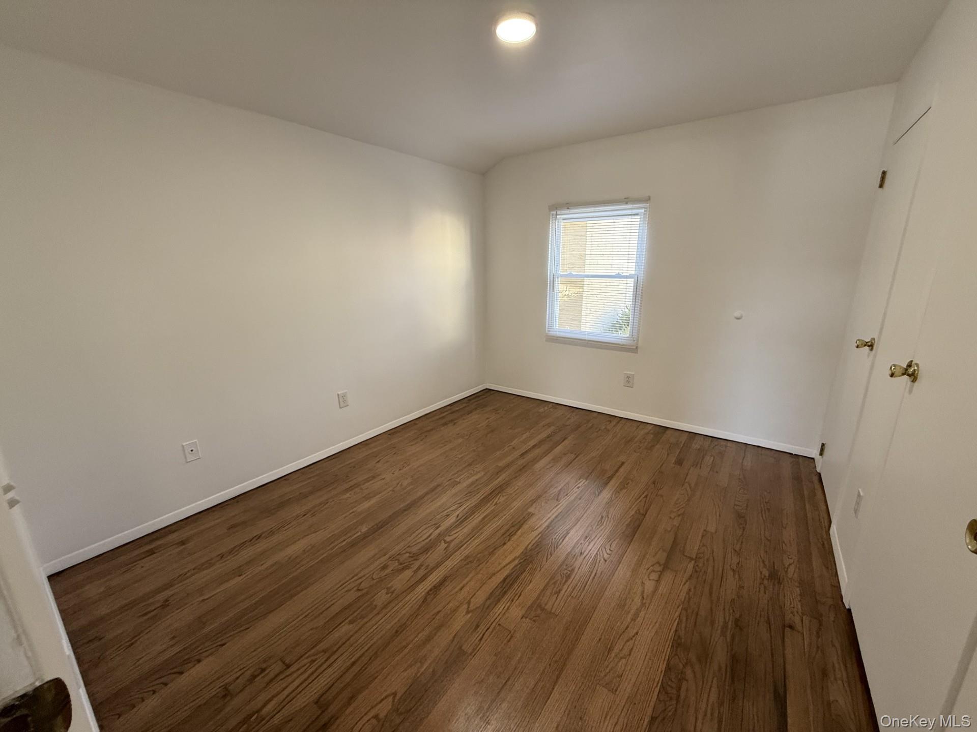 #5 photo, 355 Bayville Avenue, Bayville , NY 11709