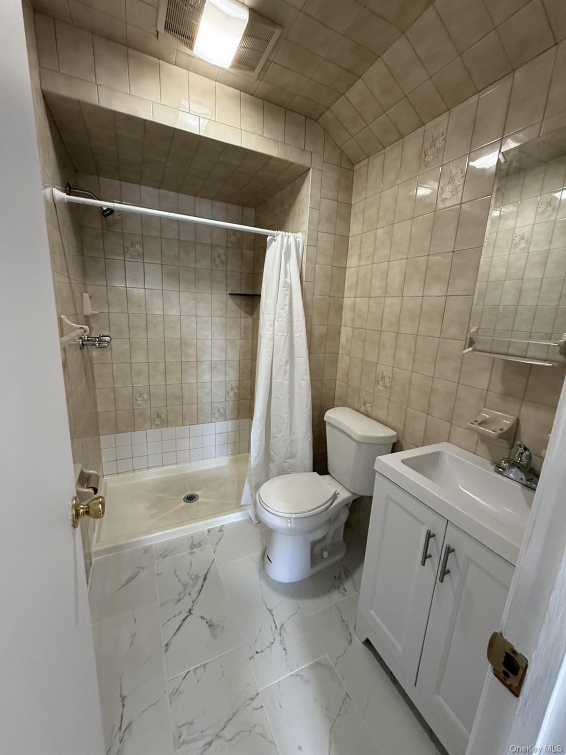 #7 photo, 355 Bayville Avenue, Bayville , NY 11709