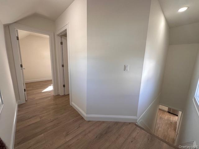 #14 photo, 12 Canyon Street, سوفولك Huntington , NY 11743