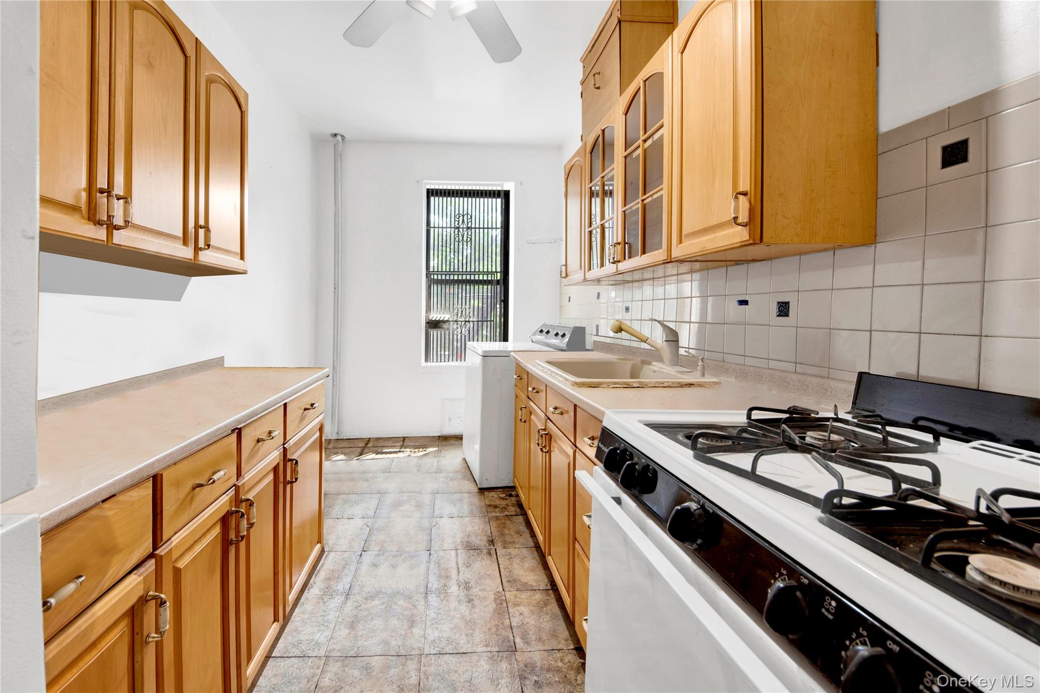 #10 photo, 823 E 147th Street, Bronx , NY 10455