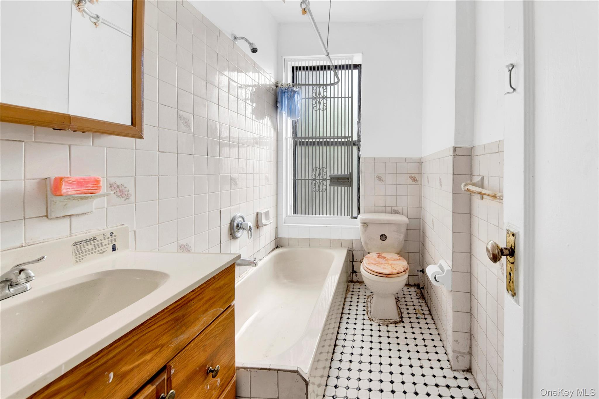 #8 photo, 823 E 147th Street, Bronx , NY 10455