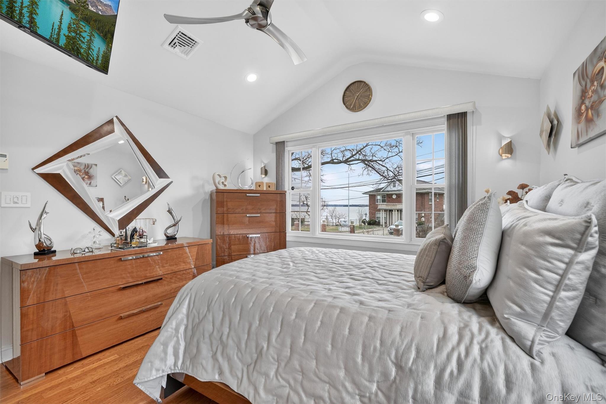 #14 photo, 3377 Agar Place, Бронкс ‖ Bronx , NY 10465