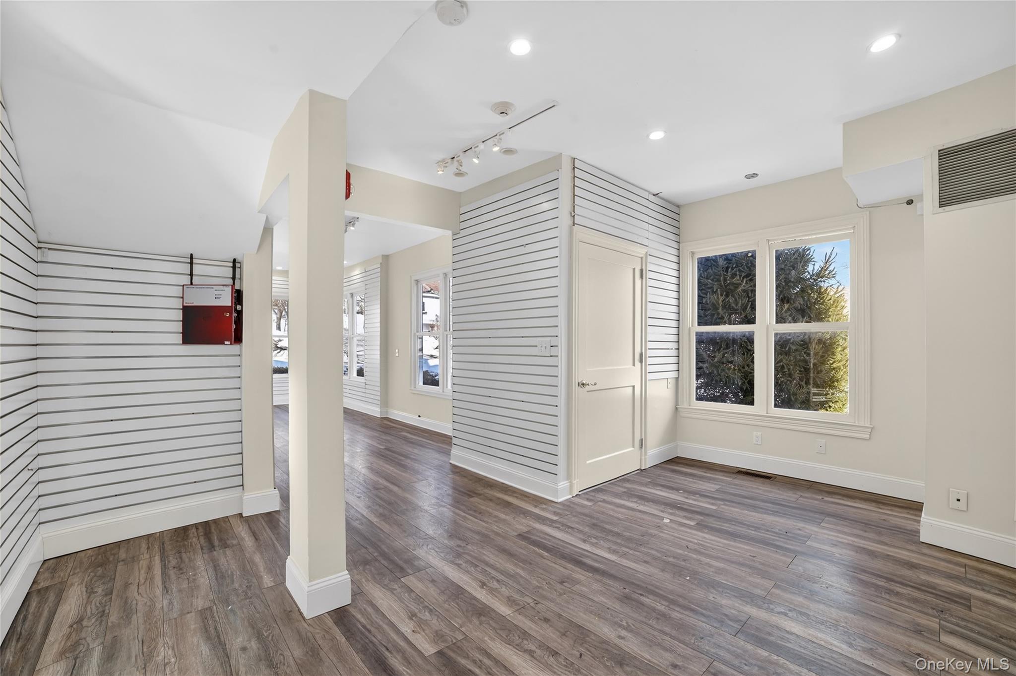 #14 photo, 470 Main Street, Armonk , NY 10504