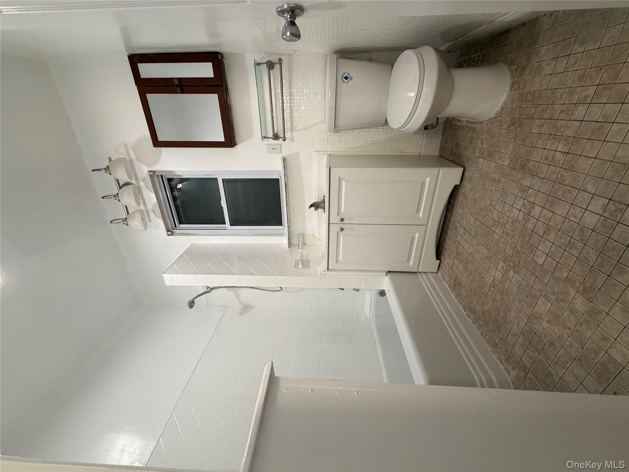 #12 photo, 1718 Edison Avenue, 브롱크스 Bronx , NY 10461