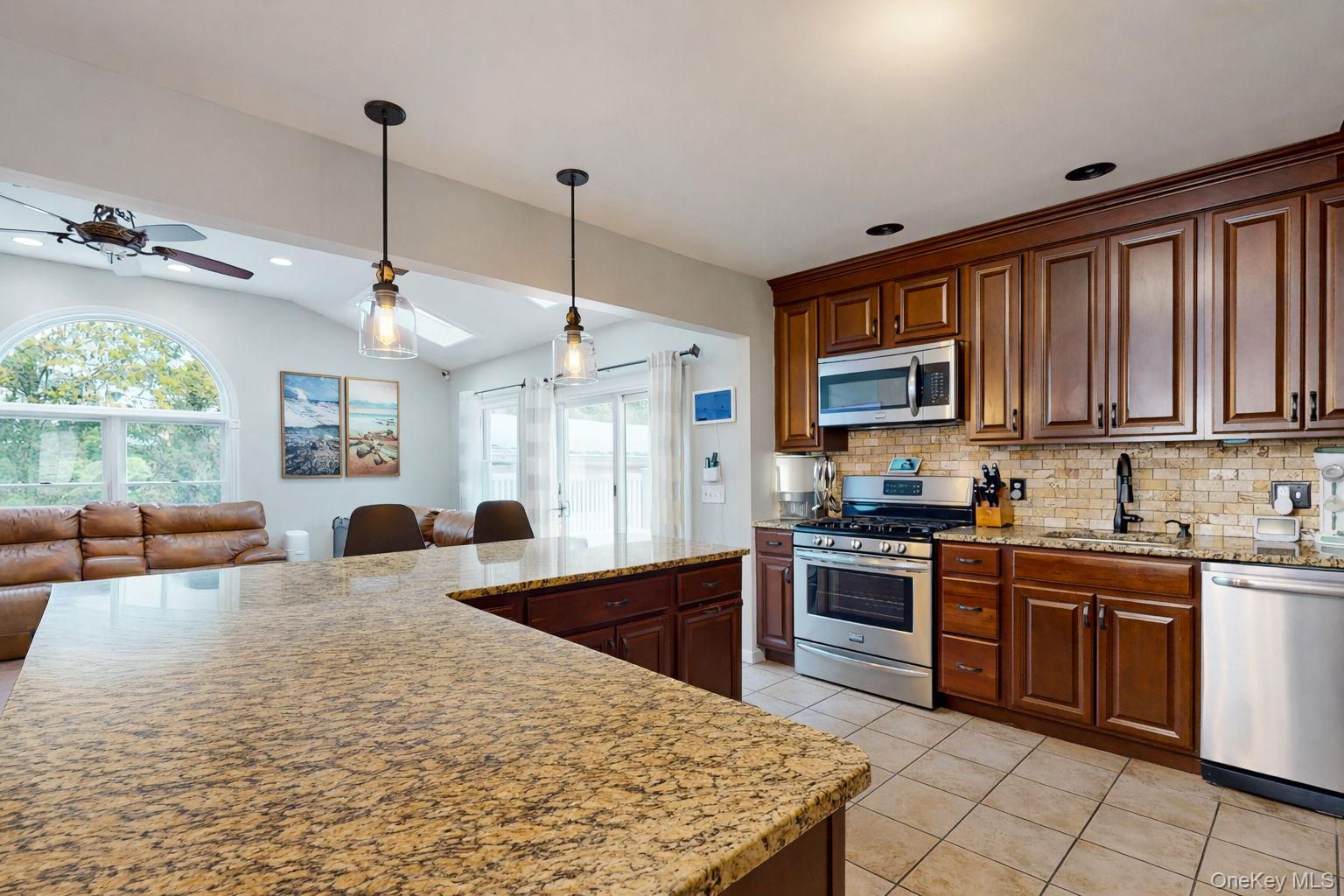 #12 photo, 44 Roe Avenue, 纽约州 Cornwall On Hudson , NY 12520