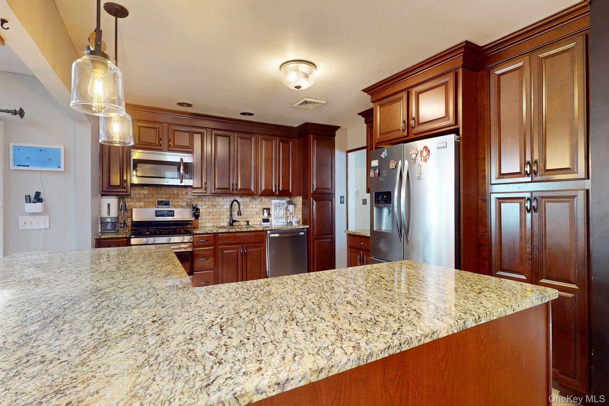 #13 photo, 44 Roe Avenue, 纽约州 Cornwall On Hudson , NY 12520