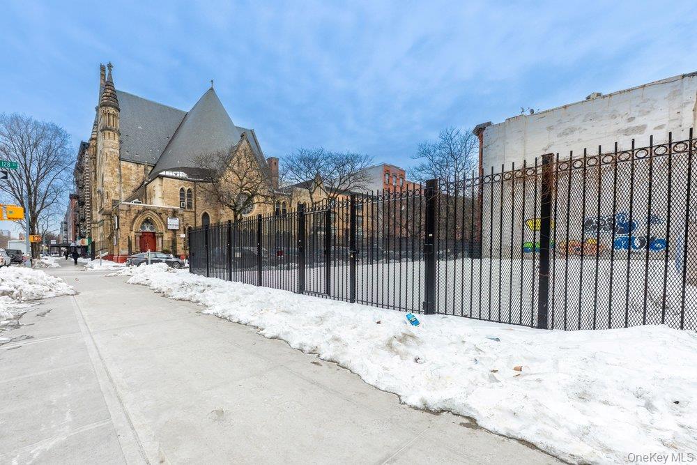 #7 photo, 166 W 128th Street, New York (Manhattan) , NY 10027