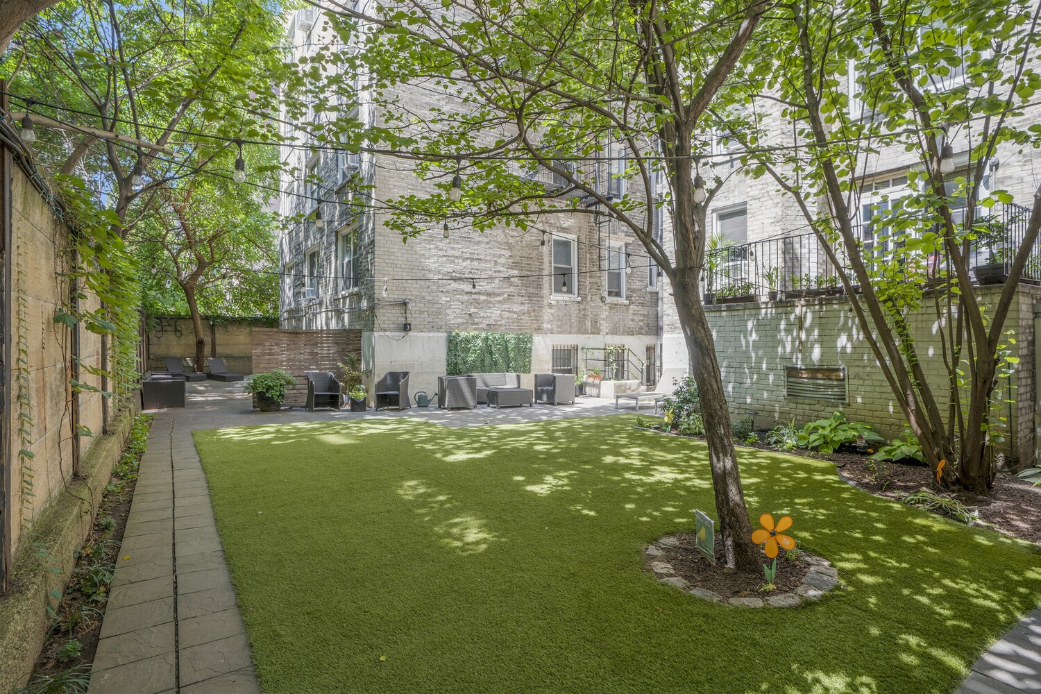 #20 photo, New York City, Hell's Kitchen , NY 10019