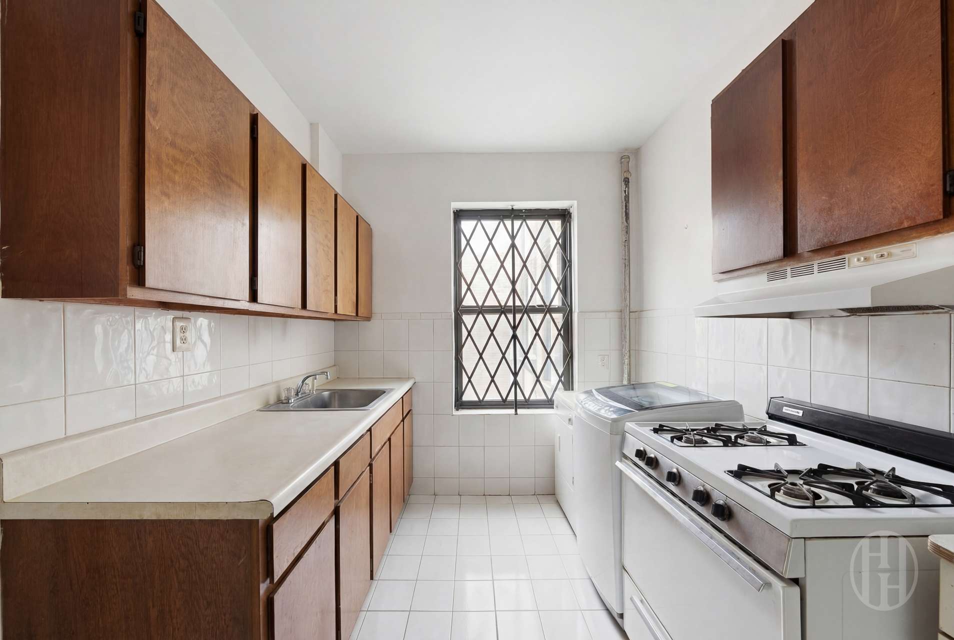 #10 photo, 2440 Amsterdam Avenue, Washington Heights , NY 10033