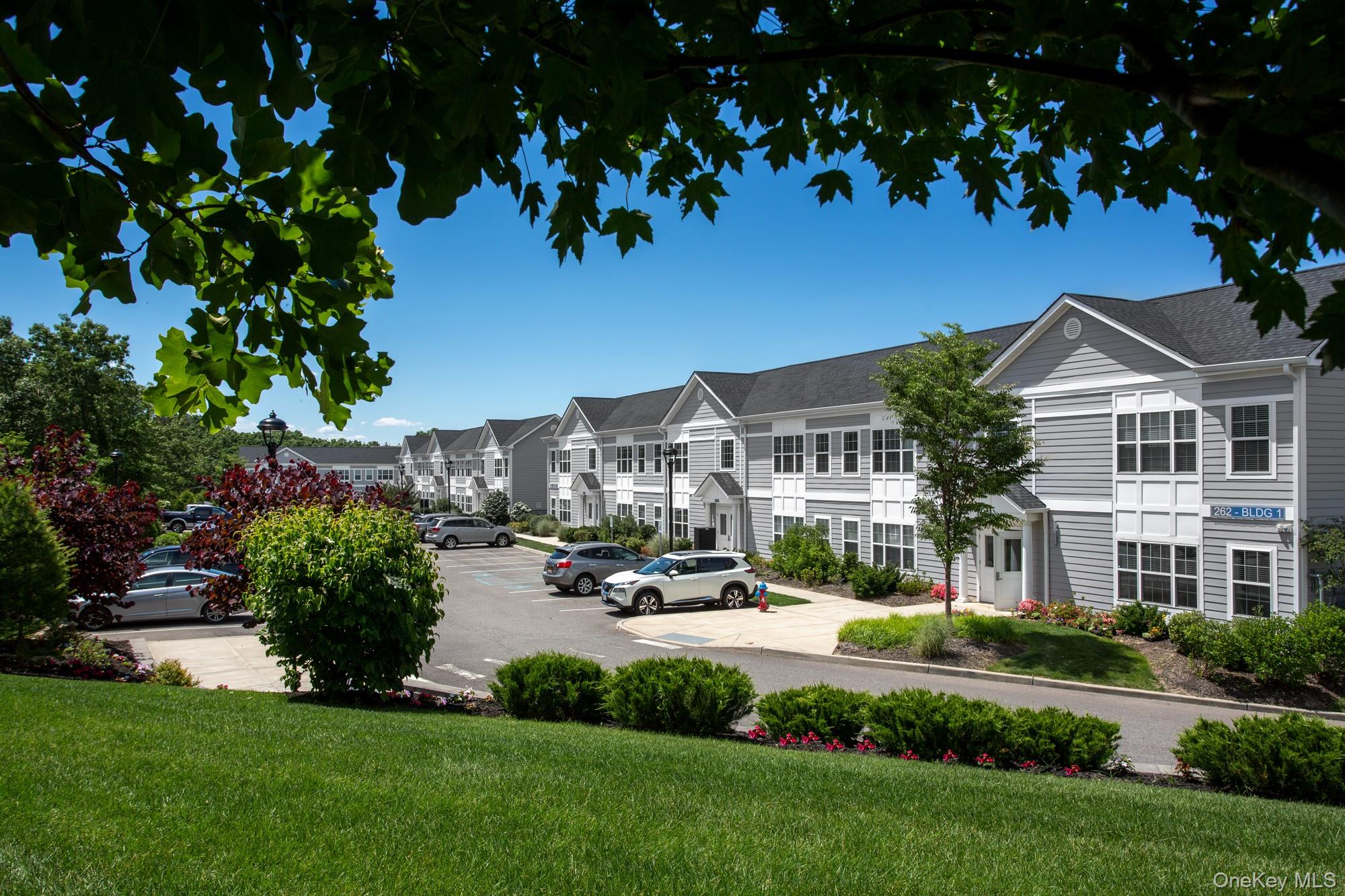 #1 photo, 262 Indian Head Road, سوفولك Kings Park , NY 11754