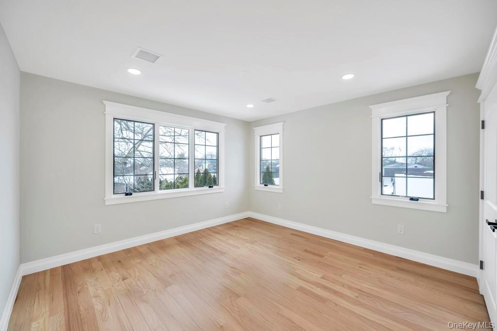 #10 photo, 351 Concord Avenue, East Meadow , NY 11554