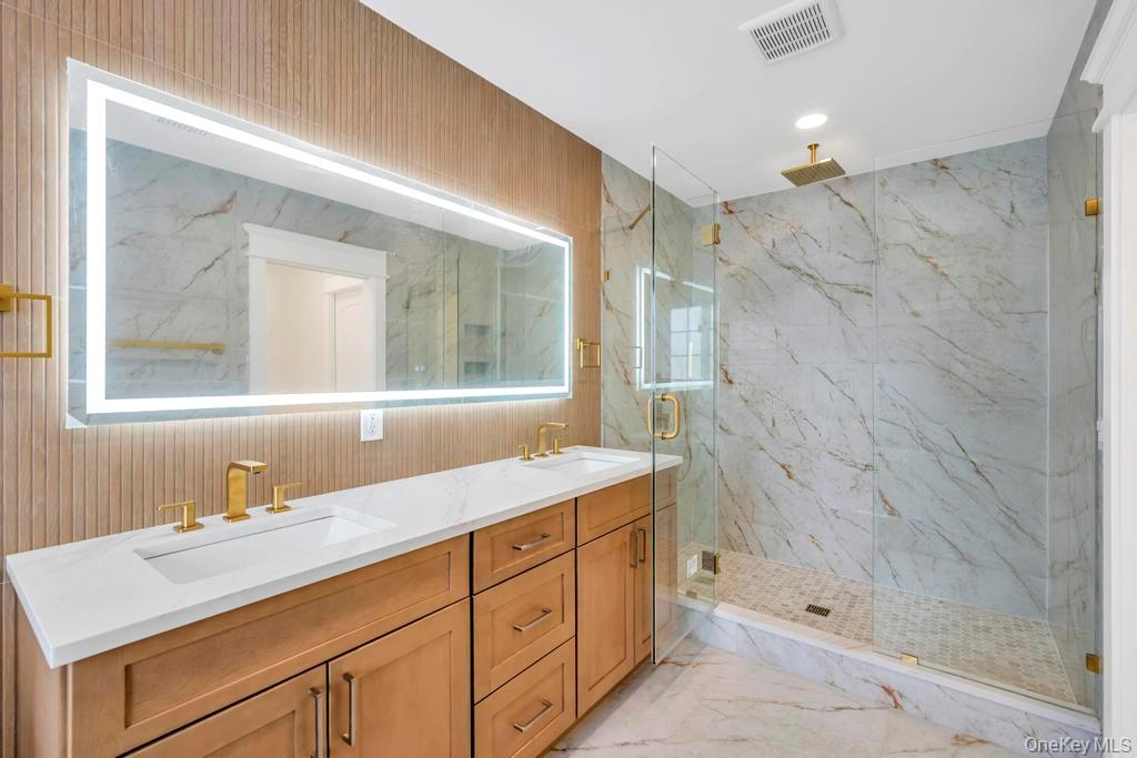 #19 photo, 351 Concord Avenue, East Meadow , NY 11554