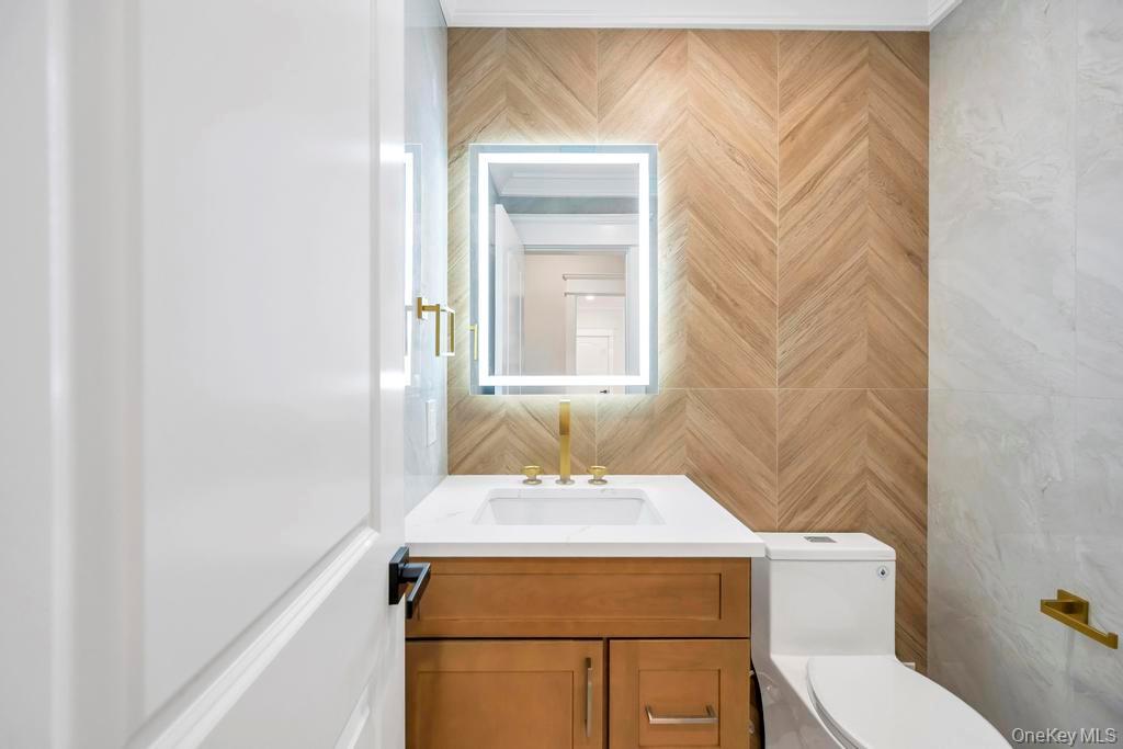 #20 photo, 351 Concord Avenue, East Meadow , NY 11554