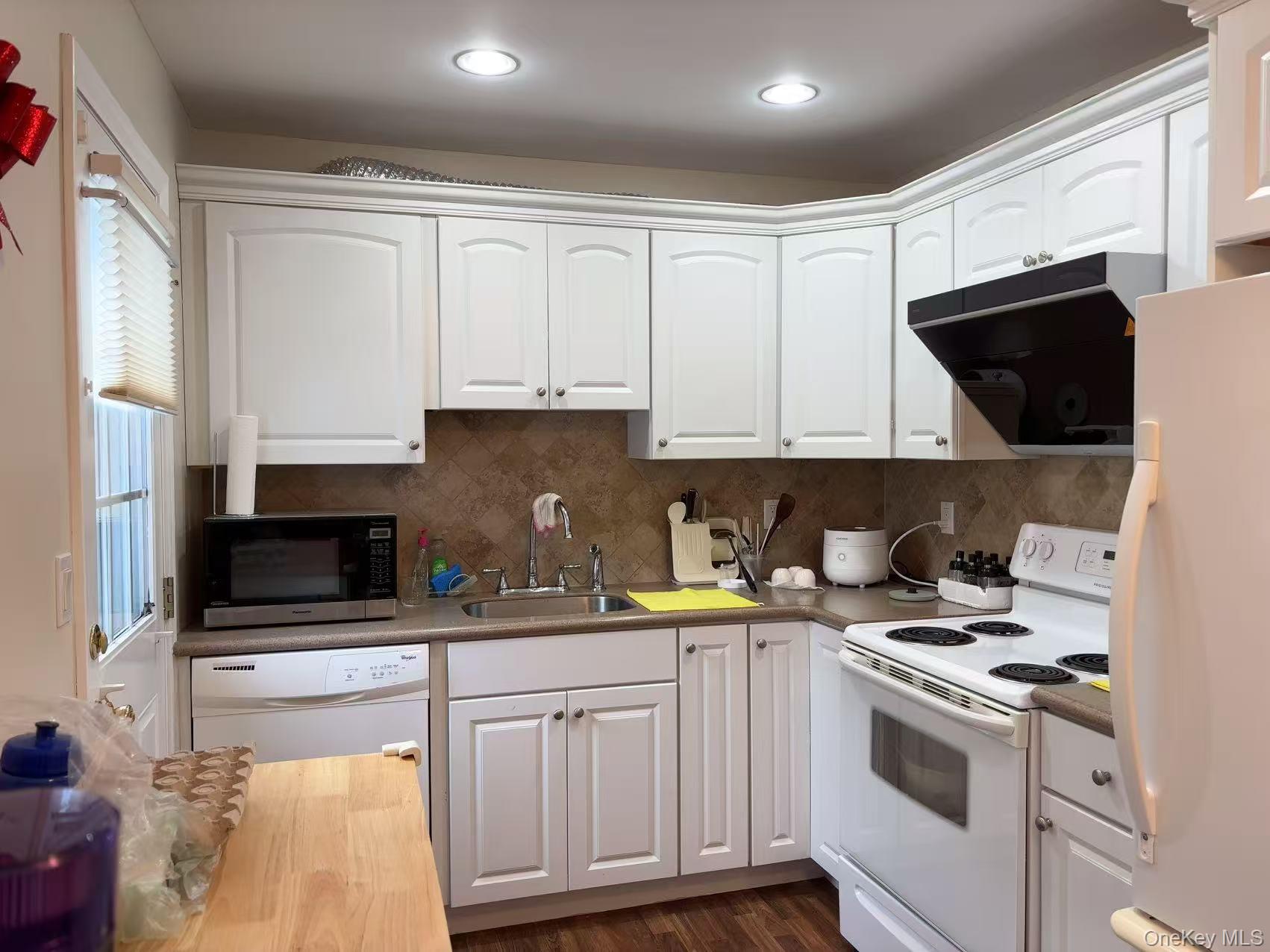 #14 photo, 3700 Alcona Street, Seaford , NY 11783