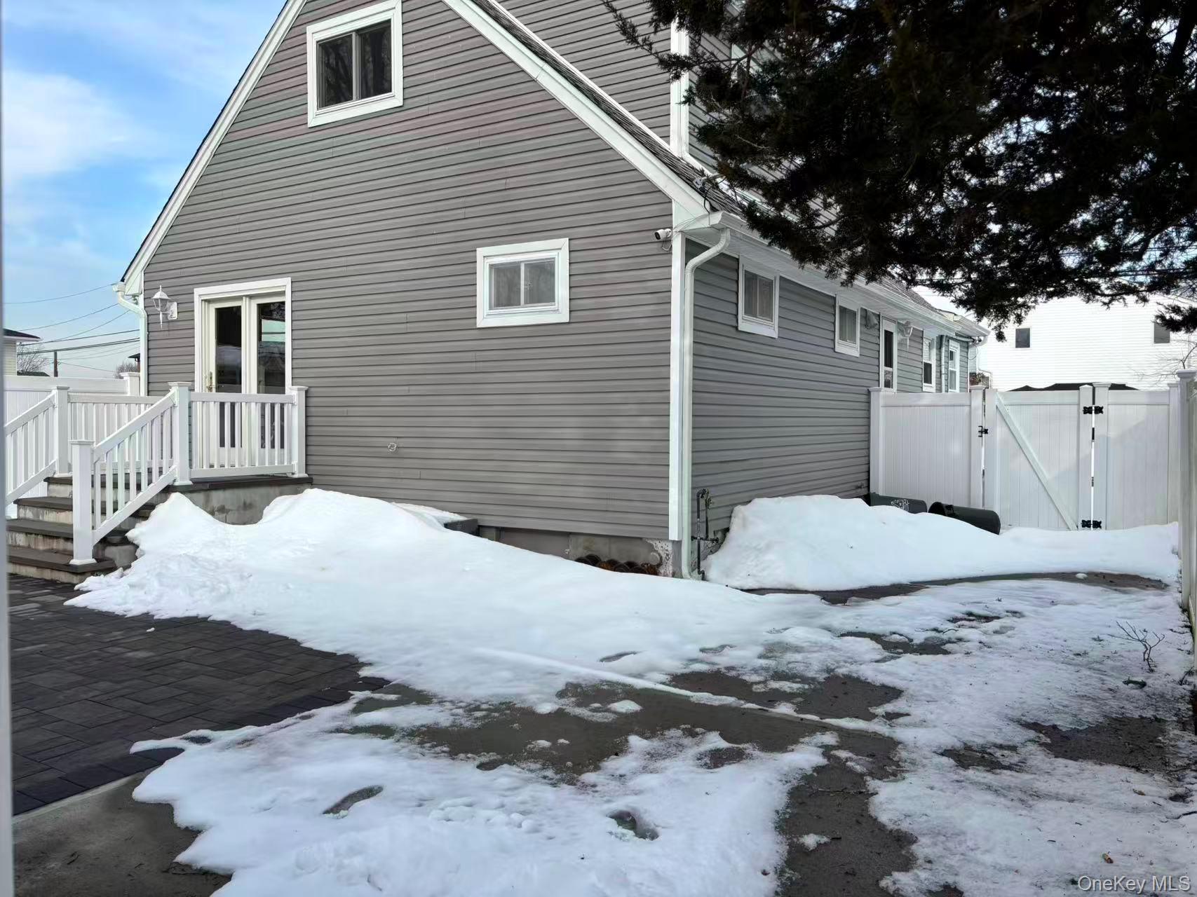 #4 photo, 3700 Alcona Street, Seaford , NY 11783