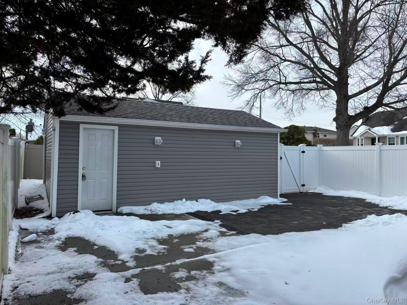 #5 photo, 3700 Alcona Street, Seaford , NY 11783