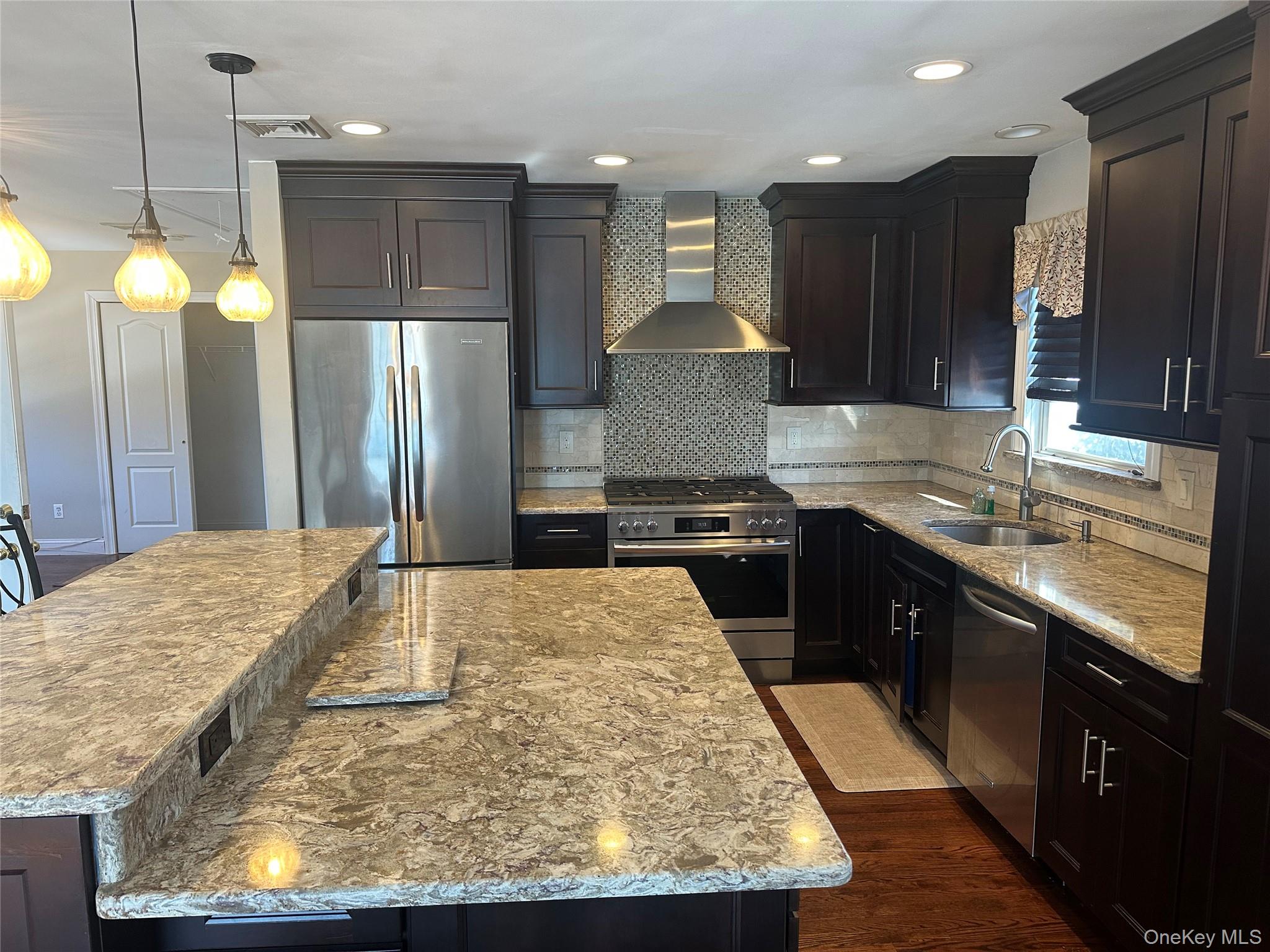 #1 photo, 17 Lee Avenue, Rockville Centre , NY 11570