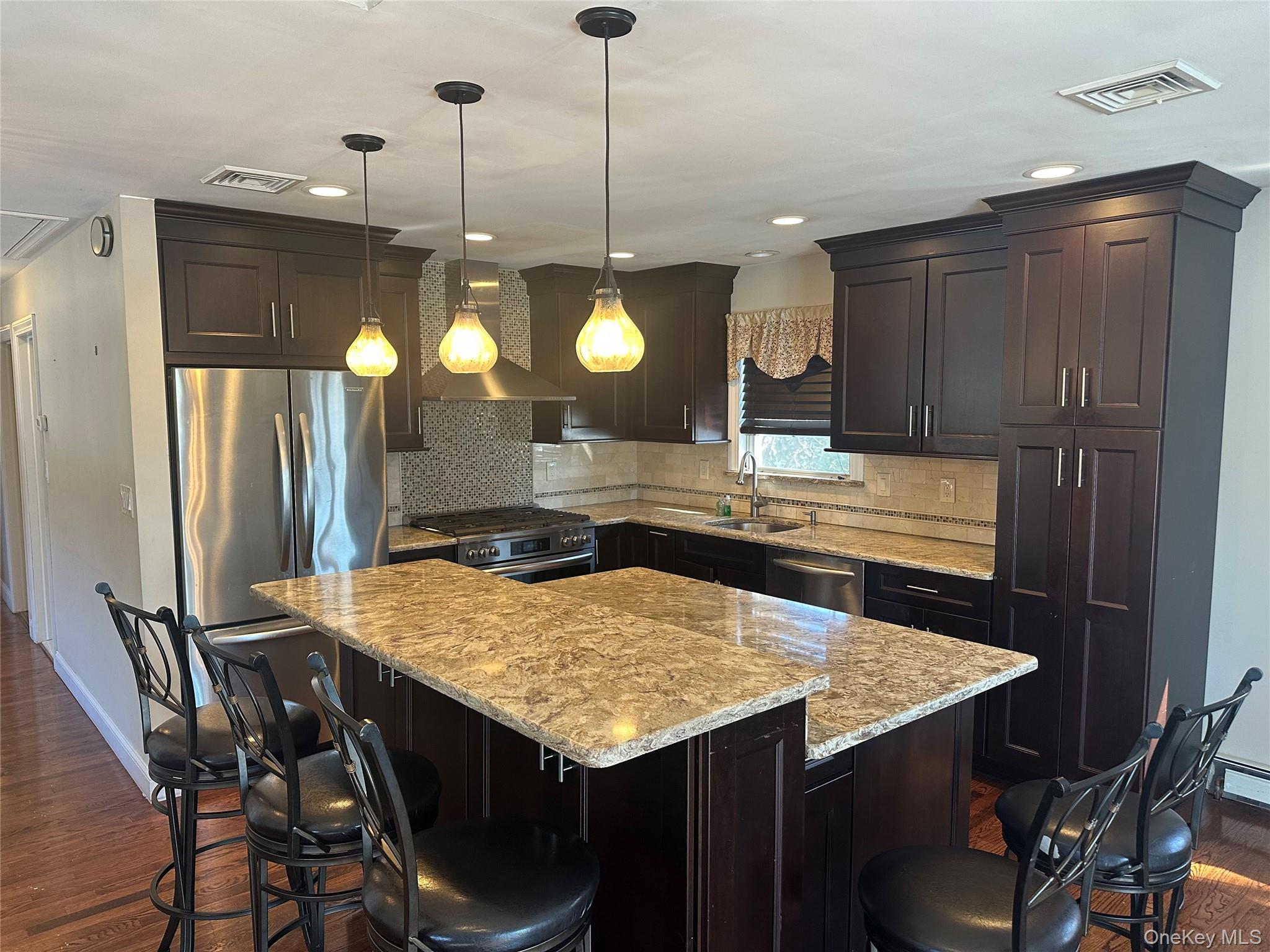 #2 photo, 17 Lee Avenue, Rockville Centre , NY 11570