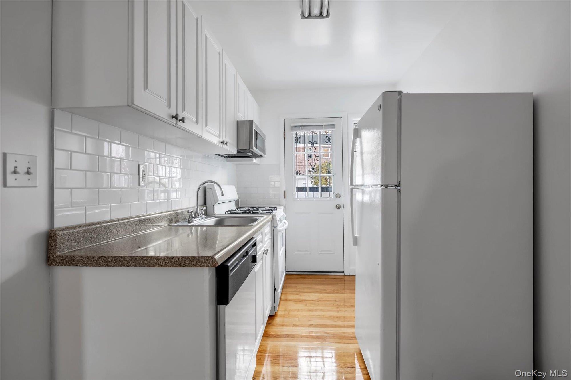 #8 photo, 110-15 65 Avenue, Forest Hills , NY 11375