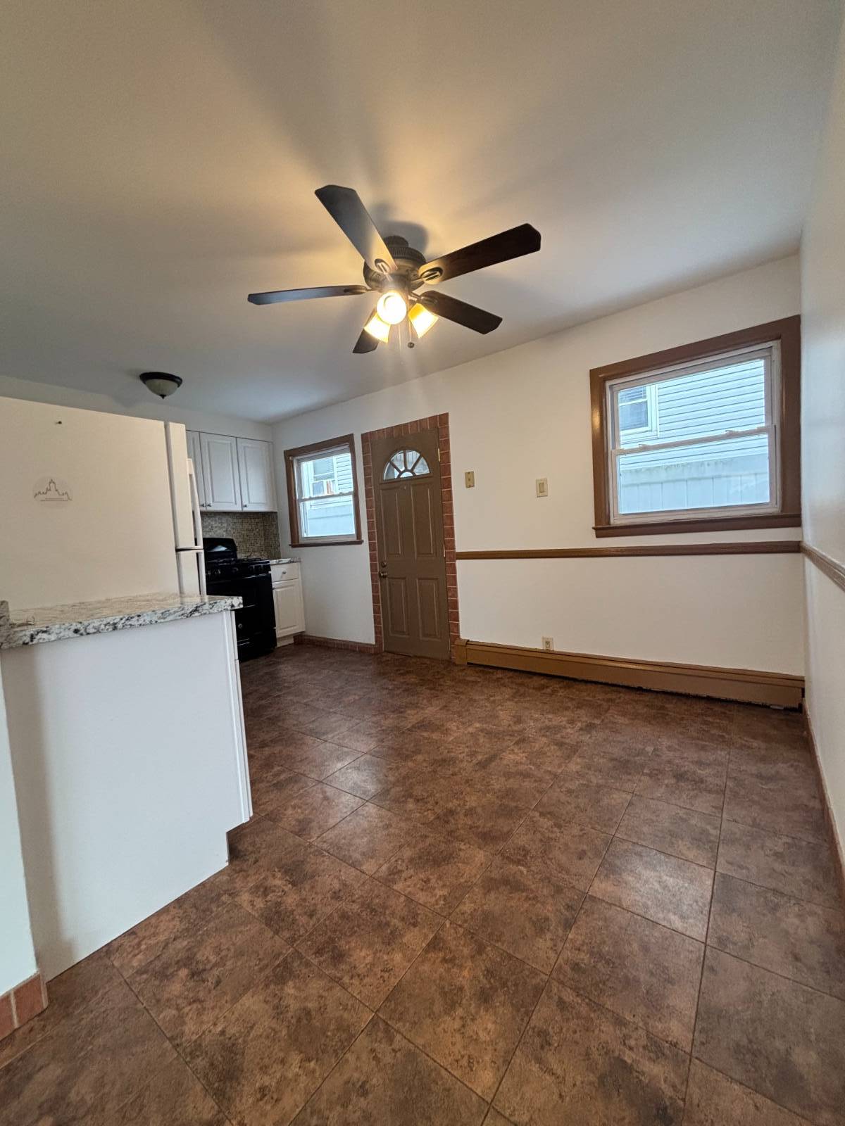 #5 photo, 627 W Park Ave, #1FL, Long Beach , NY 11561