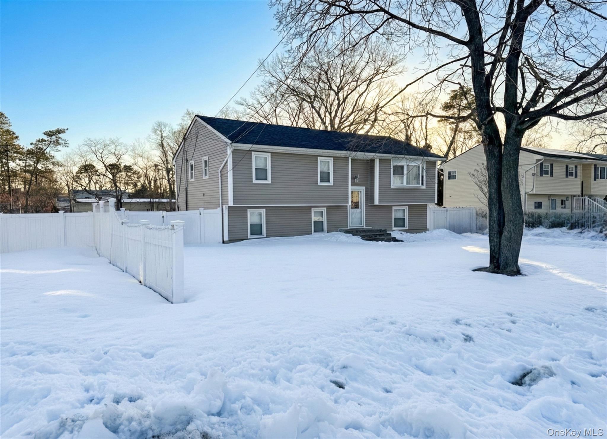 #2 photo, 76 Woodland Avenue, Central Islip , NY 11722