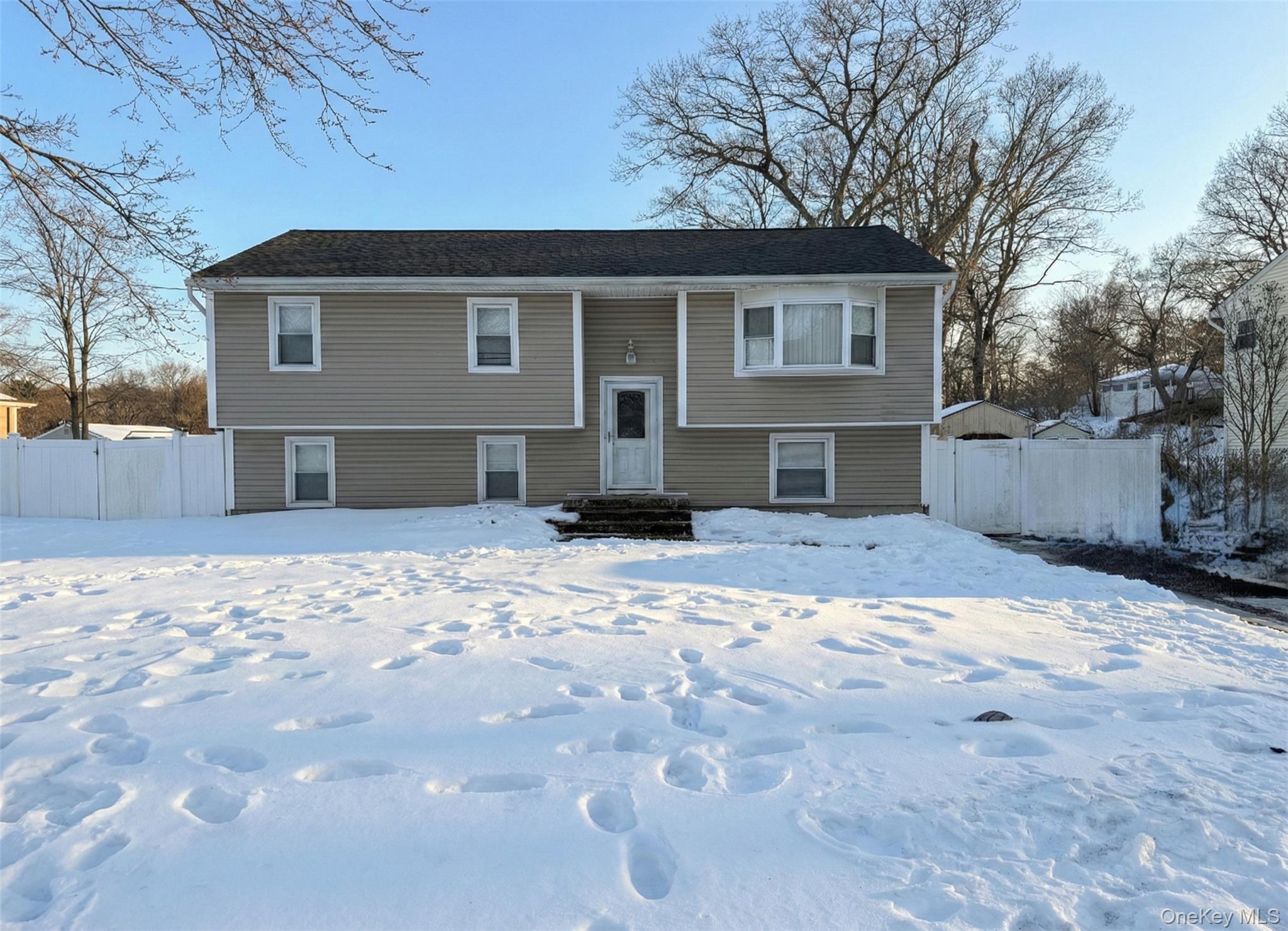 #3 photo, 76 Woodland Avenue, Central Islip , NY 11722