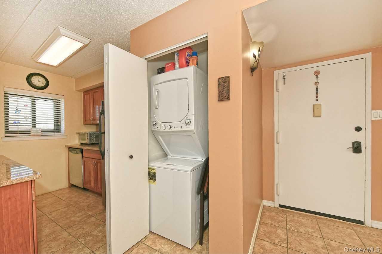 #17 photo, 725 Miller Avenue, Freeport , NY 11520