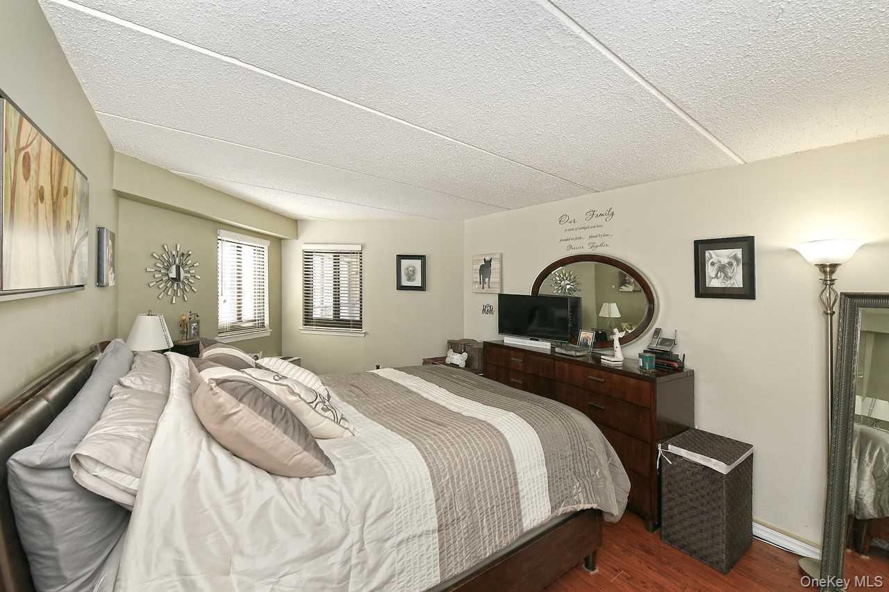 #20 photo, 725 Miller Avenue, Freeport , NY 11520