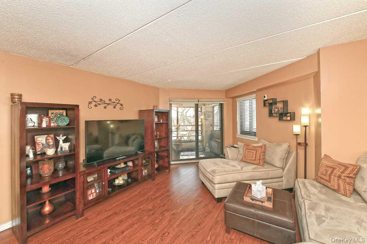 #6 photo, 725 Miller Avenue, Freeport , NY 11520