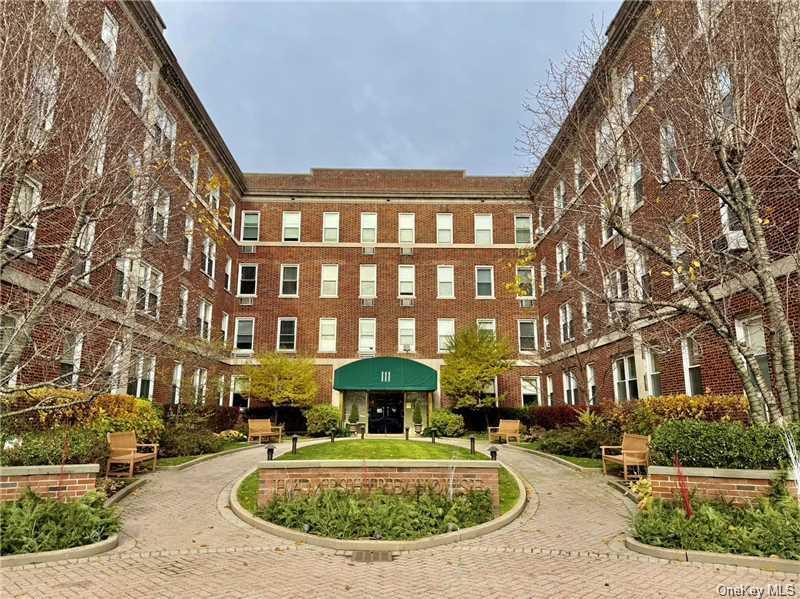 #1 photo, 111 7th Street, নাসাউ কাউন্টি Garden City , NY 11530