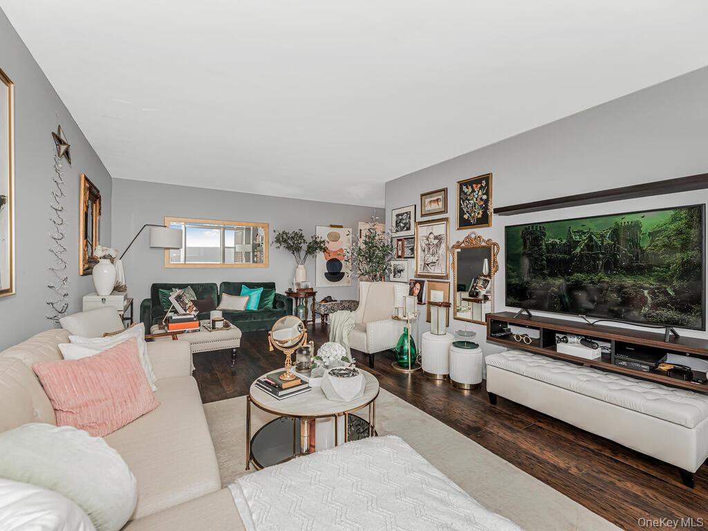 #4 photo, 5800 Arlington Avenue, Bronx , NY 10471