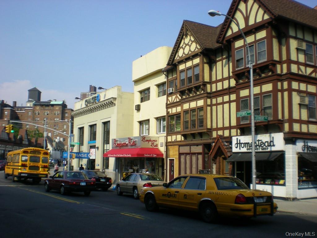 #19 photo, 131-11 Kew Gardens Road, Richmond Hill , NY 11418