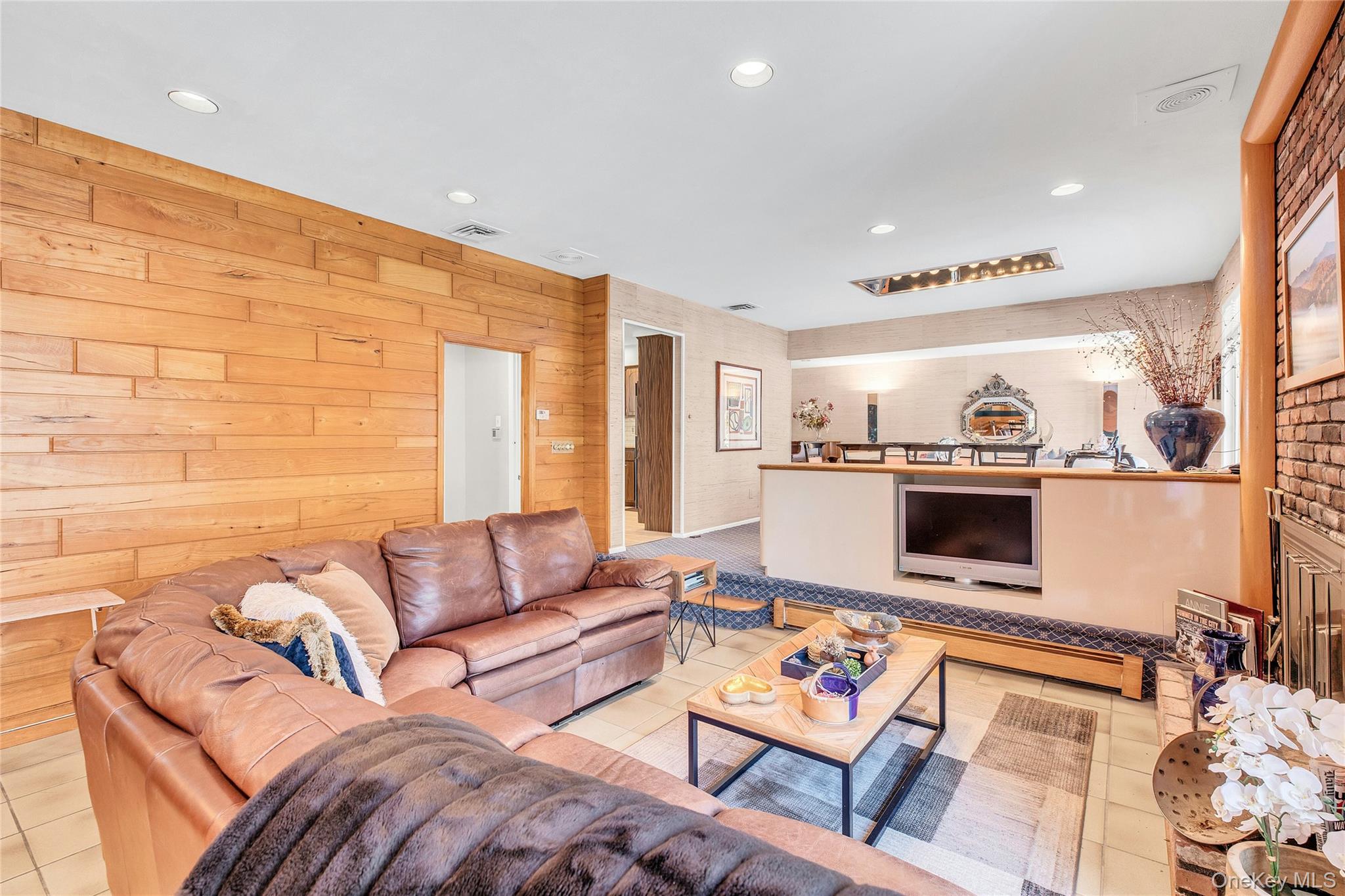 #11 photo, 61 Hofstra Drive, নাসাউ কাউন্টি Plainview , NY 11803