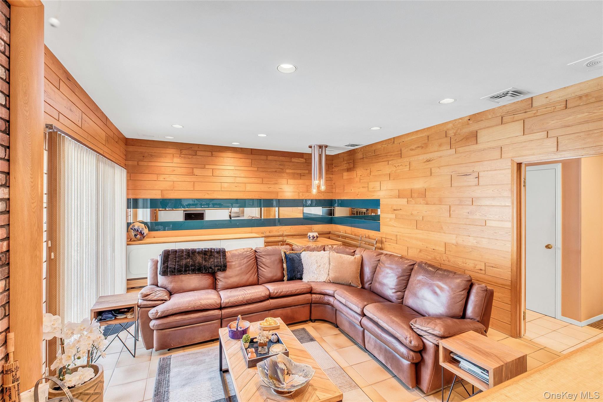 #12 photo, 61 Hofstra Drive, নাসাউ কাউন্টি Plainview , NY 11803