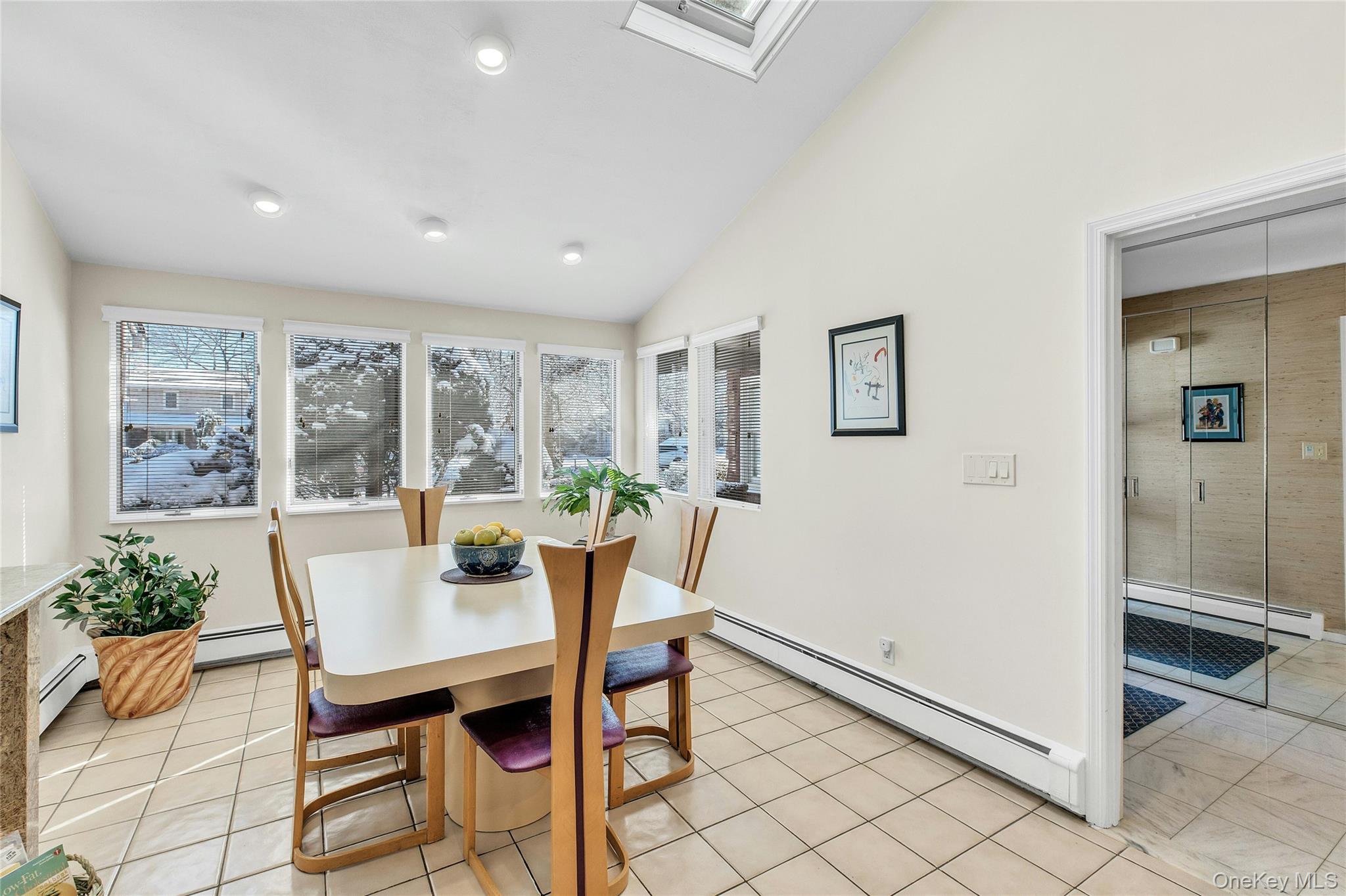 #14 photo, 61 Hofstra Drive, নাসাউ কাউন্টি Plainview , NY 11803