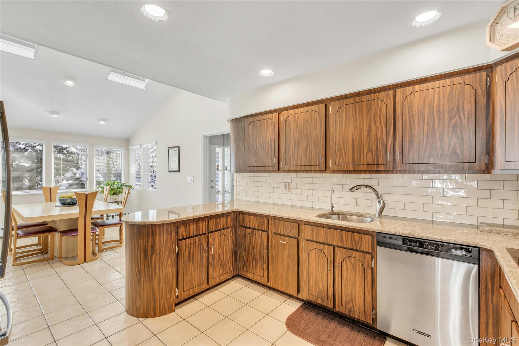 #18 photo, 61 Hofstra Drive, নাসাউ কাউন্টি Plainview , NY 11803