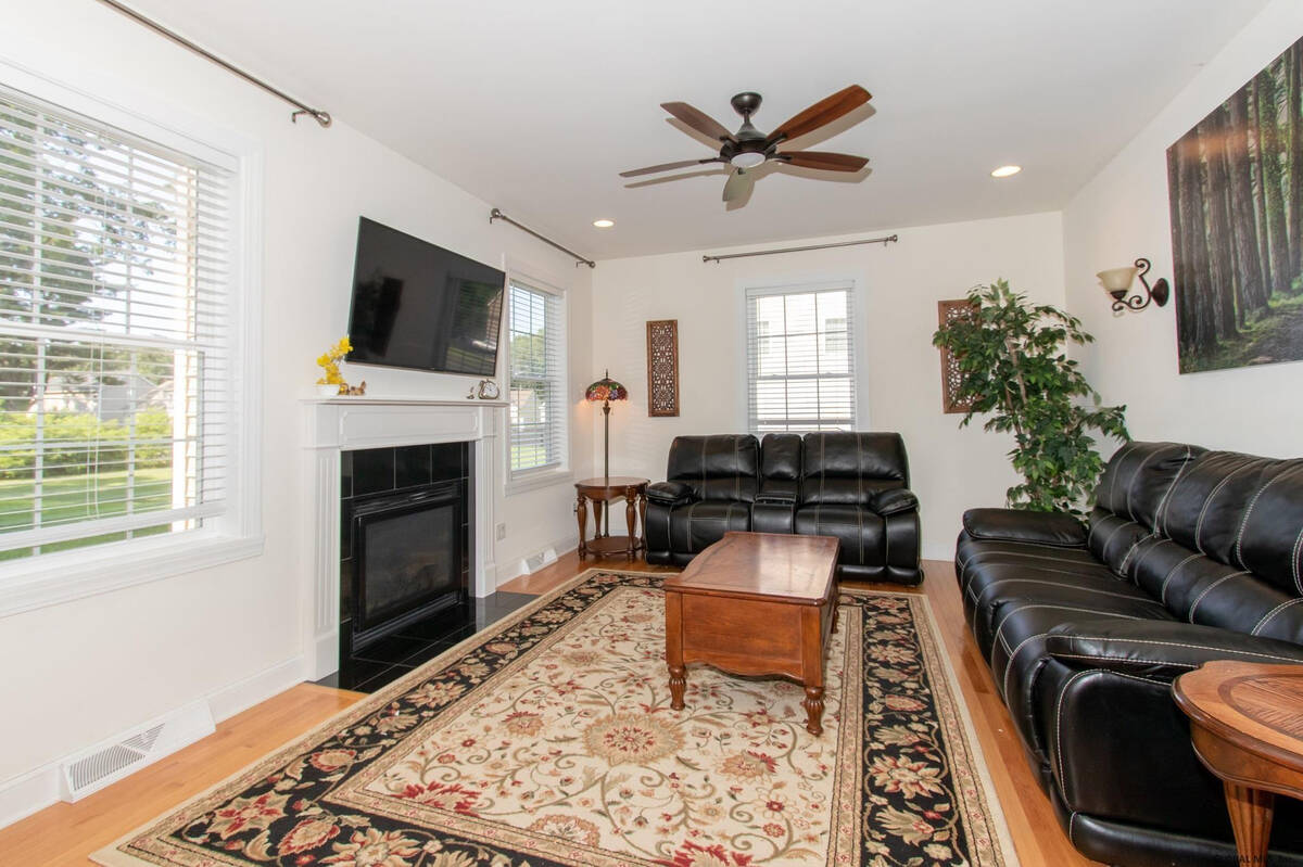 #19 photo, 106 Balsam Way, Clifton Park , NY 12065