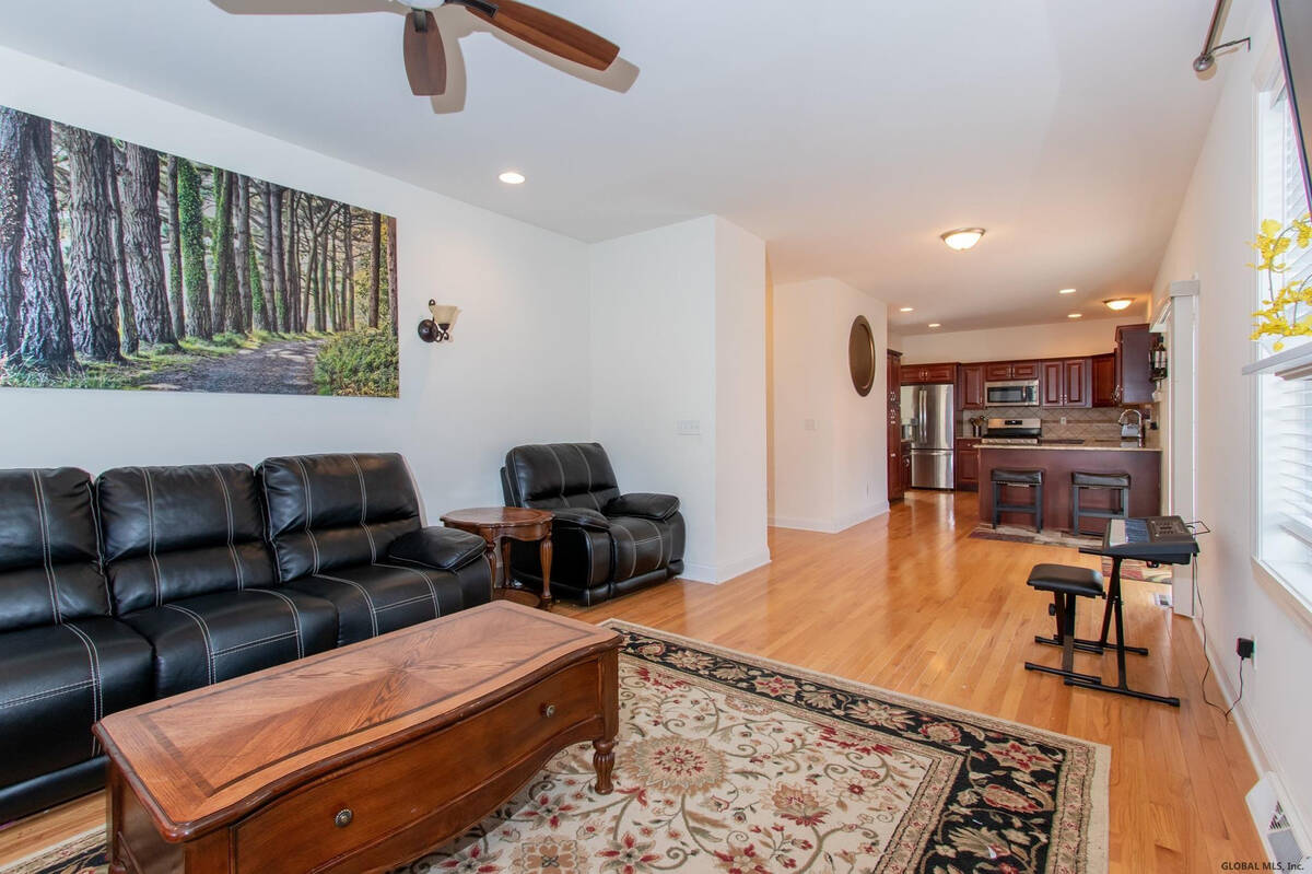 #21 photo, 106 Balsam Way, Clifton Park , NY 12065