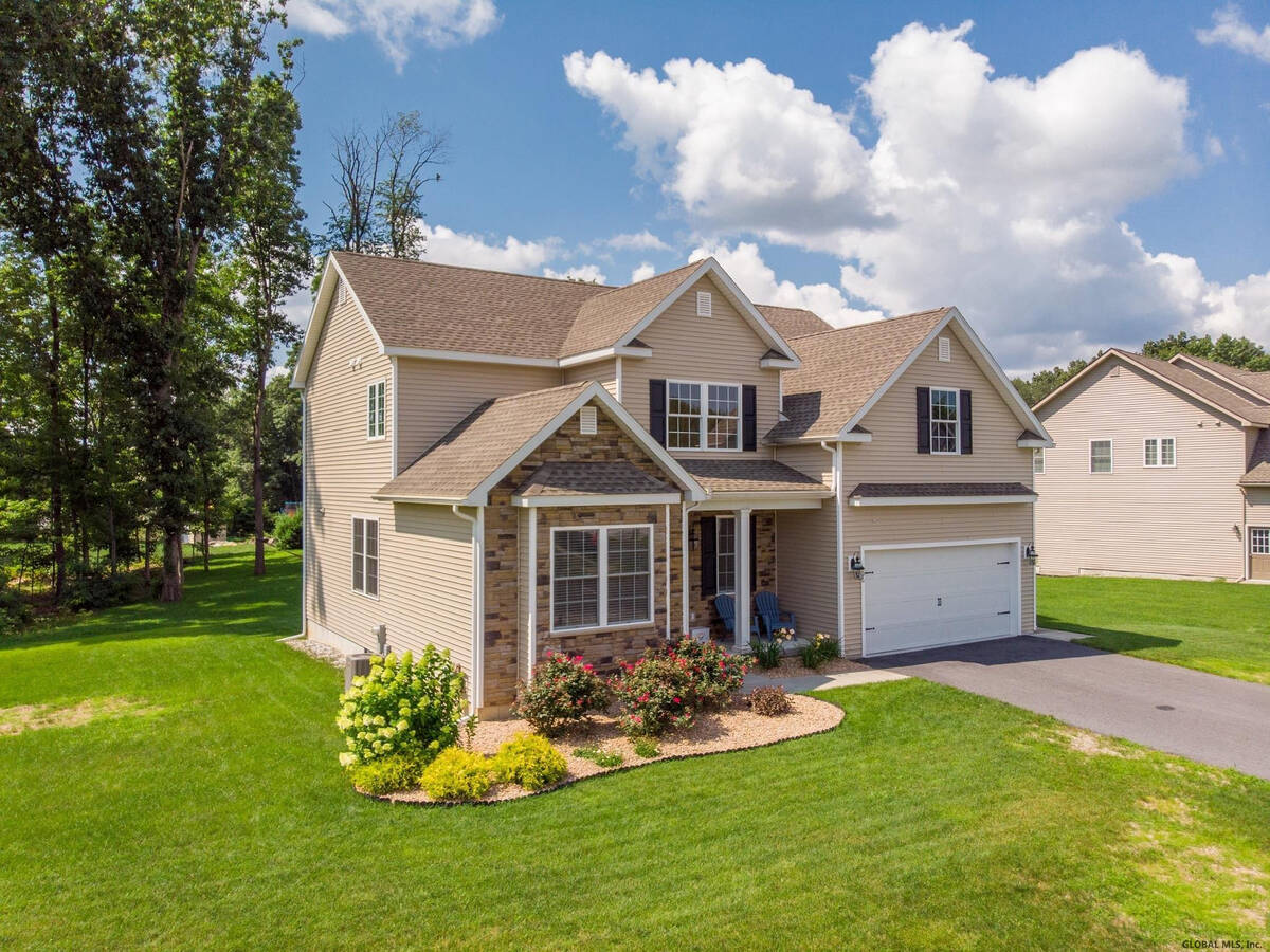 #3 photo, 106 Balsam Way, Clifton Park , NY 12065